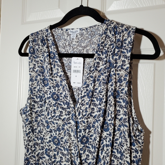 Splendid Blue and White Floral Women's Shorts - Picture 2 of 16